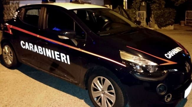 Selva di Val Gardena, scoperto dai Carabinieri mega party in montagna con 200 giovani tutti ventenni e senza mascherine in un locale che ne poteva contenere massimo 80