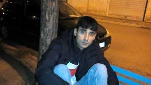 Foggia, è Marco Ferrazzano il ragazzo morto investito da un treno, era vittima di bullismo, il padre a Chi l’ha Visto “Ho sempre sperato di riabbracciarlo”