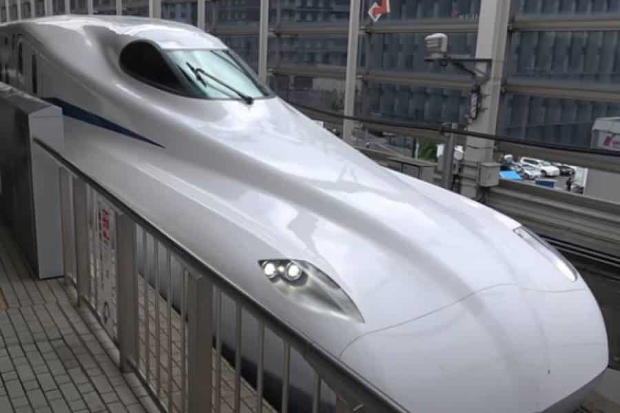 Giappone, il treno fa il ritardo di un minuto perché il macchinista va in bagno e parte un’inchiesta