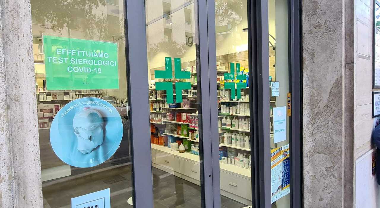 Fa una rapina in farmacia, il giorno dopo, divorato dai sensi di colpa, restituisce tutto: “Scusate ma sono disperato”