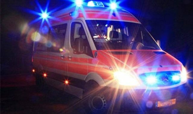 Nel barese, terribile incidente stradale in un centro cittadino, auto contro moto, centauro gravissimo