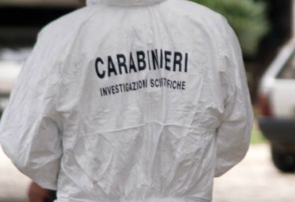 Bari, familiari in apprensione chiedono aiuto alle forze dell’ordine che intervengono e ritrovano una donna morta in casa