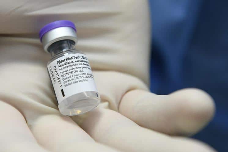 Vaccini covid, via libera dell’Aifa alla vaccinazione dei ragazzi tra i 12 e i 15 anni, “il Pfizer efficace e sicuro”