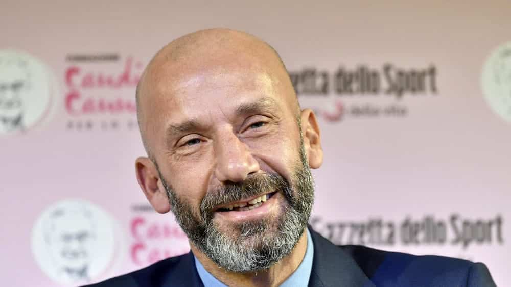 Il primo anniversario della scomparsa di Gianluca Vialli è stato segnato da un'intervista toccante del fratello Nino, che riflette sulla vita e la carriera dell'ex campione.