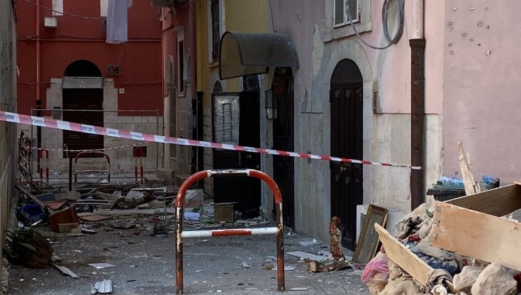 Torino esplode palazzina si cerca tra le macerie bimbo di 4 anni