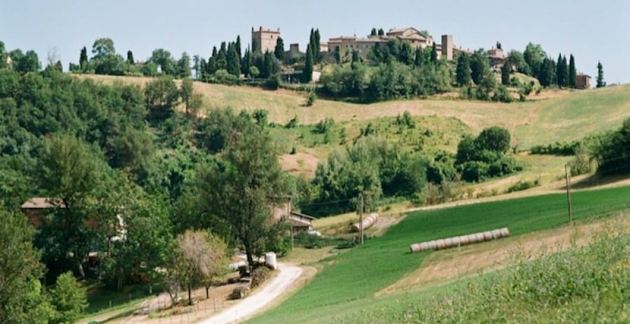 Bologna, spara alla moglie gravemente malata