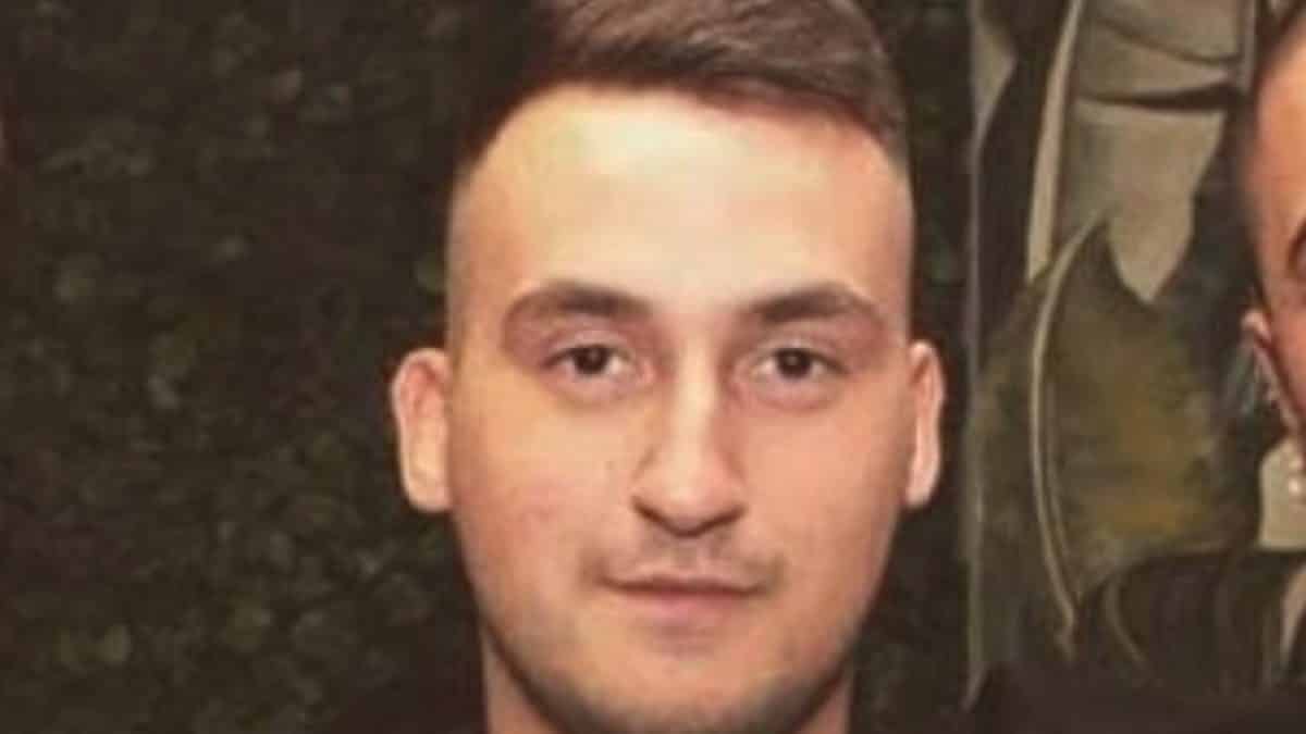 Barletta, ricorda Claudio Lasala, 24 enne accoltellato a morte in pieno centro, “La tua voglia di vivere, il tuo sorriso, rimarranno per sempre nei nostri cuori”