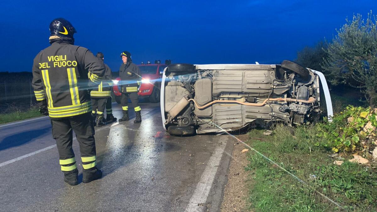 Bari piange due fratelli di 25 e 28 anni morti per un gravissimo incidente stradale, in codice rosso altri due loro amici