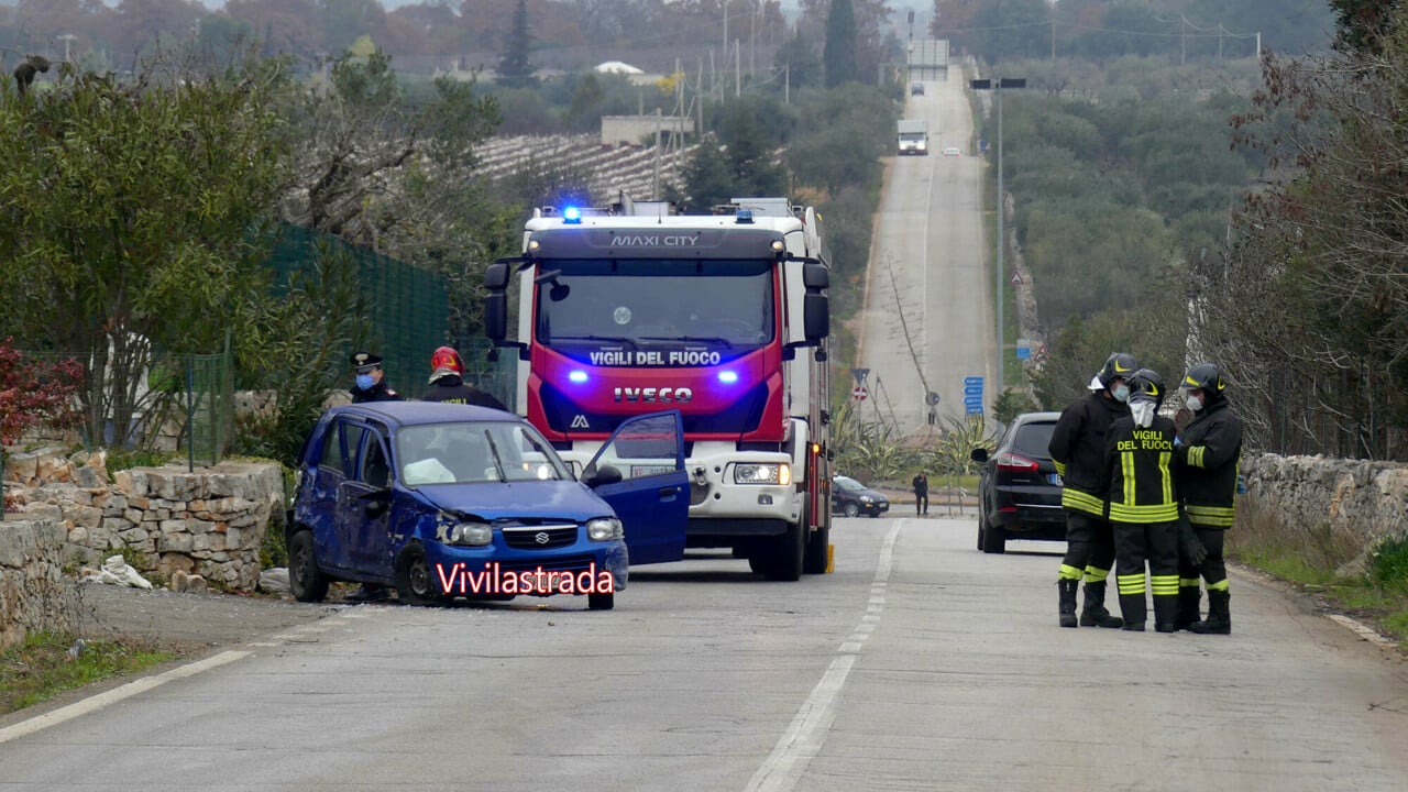 Nel barese, perde per la pioggia il controllo dell’auto, muore donna di 52 anni