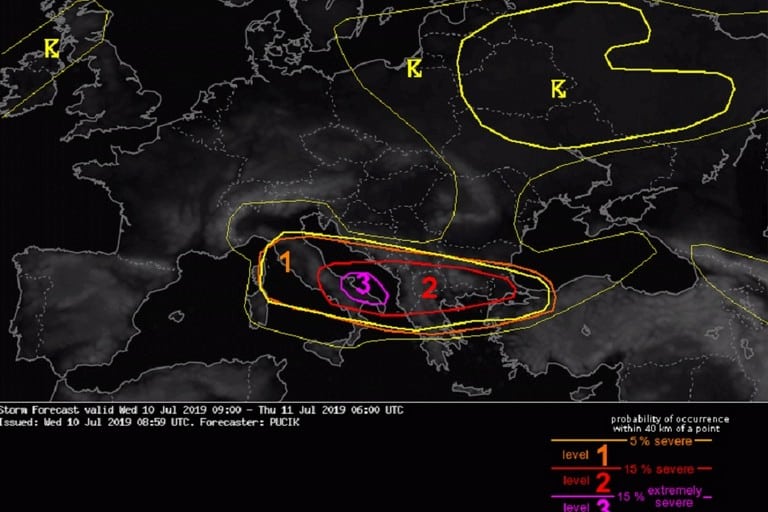 Nuova allerta meteo in Puglia, previste per le prossime 24 ore mareggiate e venti di burrasca