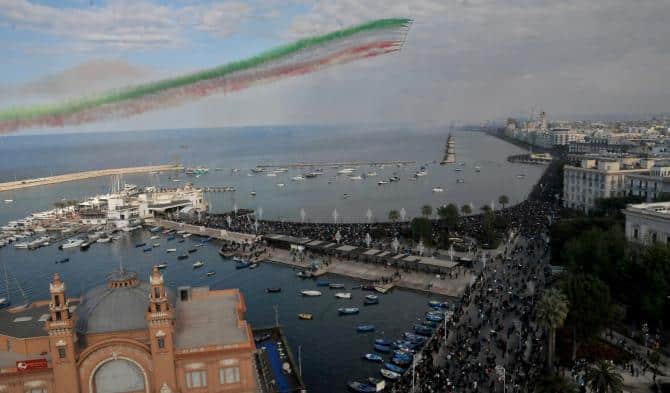 Bari, il grande ritorno delle frecce tricolori, oggi le prove, l’8 maggio il tanto attesto show