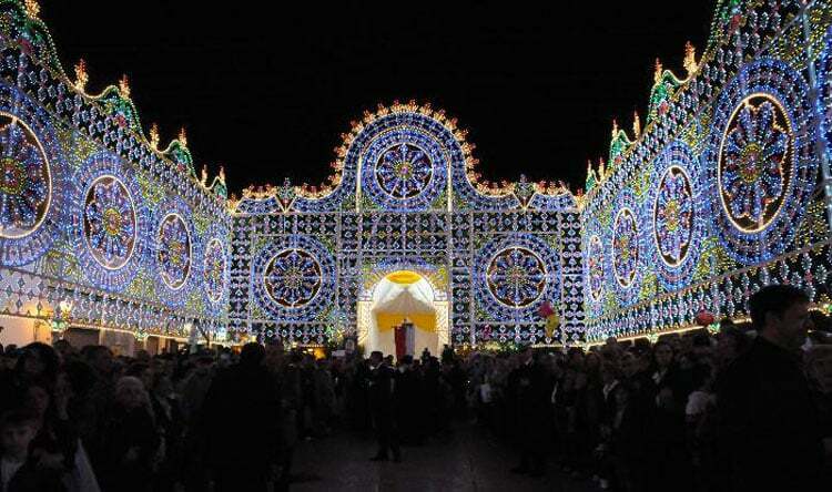 Bari, attimi di terrore alla festa di San Nicola, uditi colpi di pistola dopo litigi tra ragazzi