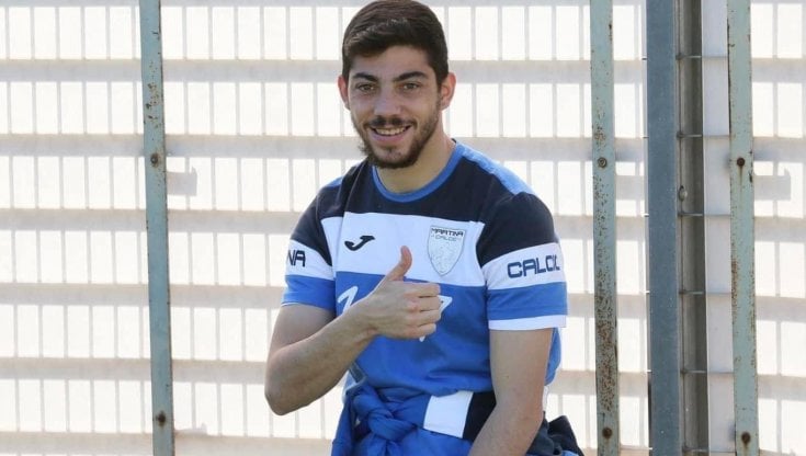 La Puglia piange giovane calciatore 27 enne, un suo goal era diventato la copertina di un servizio di Striscia la Notizia