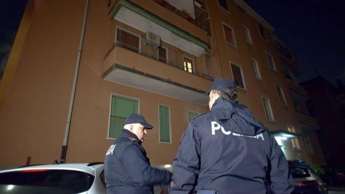 Modena, bimbo di un anno giù dal secondo piano, arrestata la babysitter 32enne, le prime parole della donna “Adesso è libero”