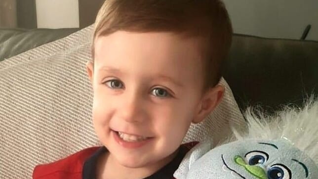 Inghilterra, bimbo di 5 anni muore soffocato dall’elio di un palloncino a forma di dinosauro