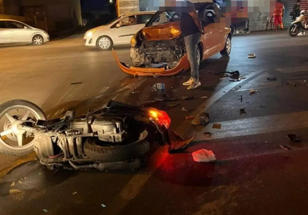 Puglia, scontro auto e moto nella notte, centauro in gravissime condizioni