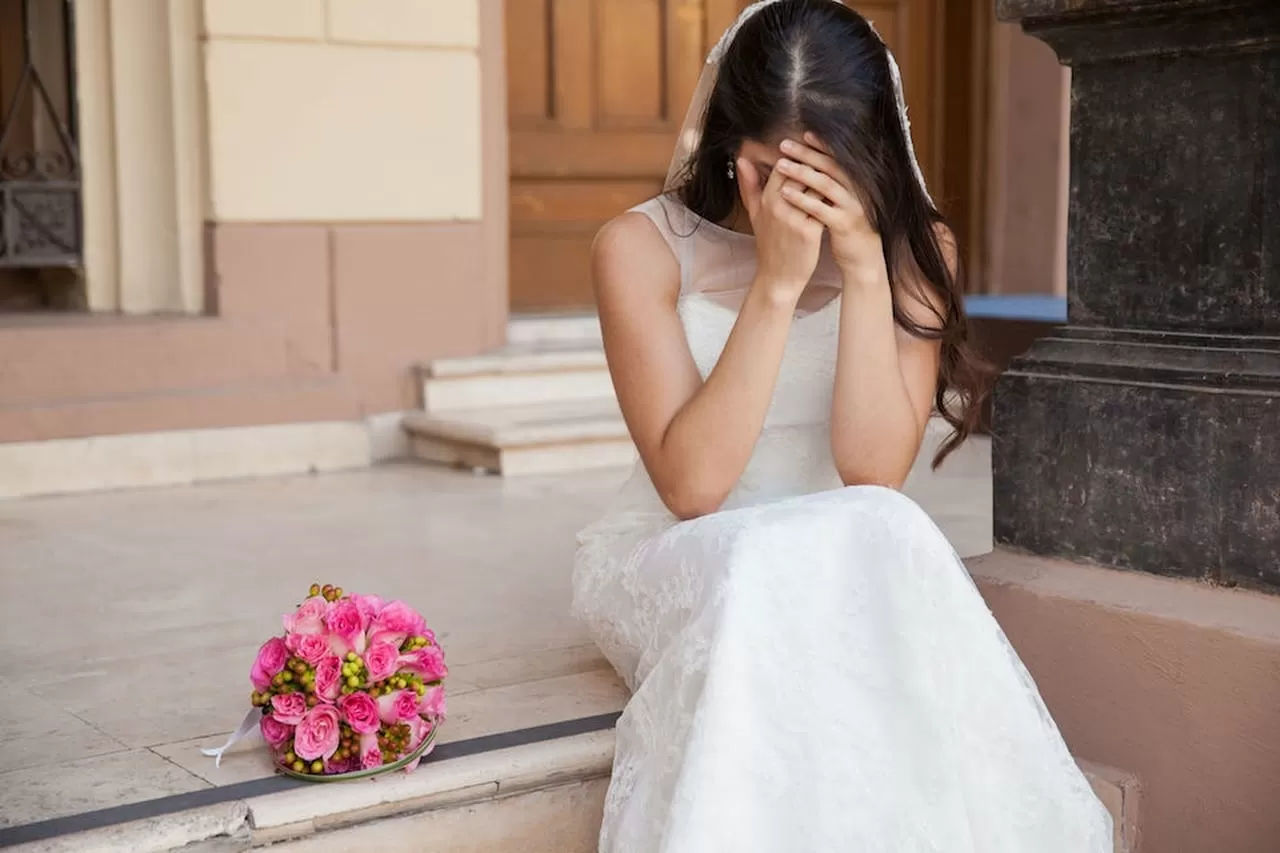 Futura sposa lasciata il giorno prima del matrimonio, lo sposo pugliese si giustifica: “Non sono pronto”