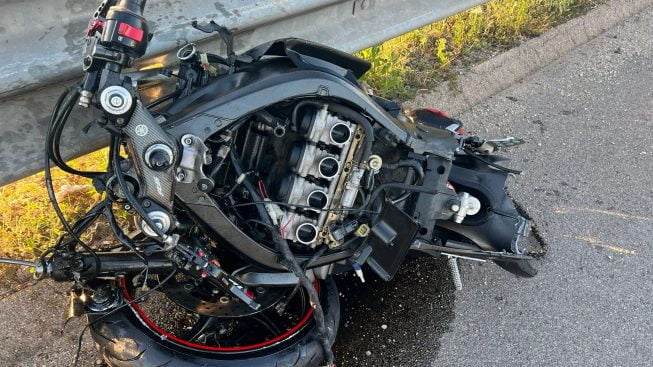 Puglia, incidente sulla Statale, perde il controllo della moto, muore giovane centauro di 28 anni