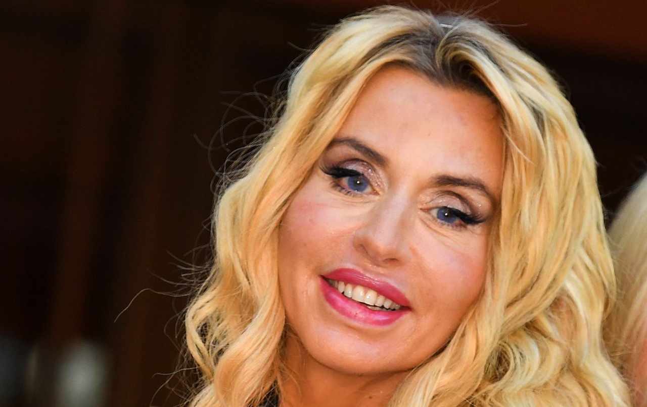 Valeria Marini lascia tutti a bocca aperta: “Cosa mi è accaduto dopo i giudizi di Malgioglio”