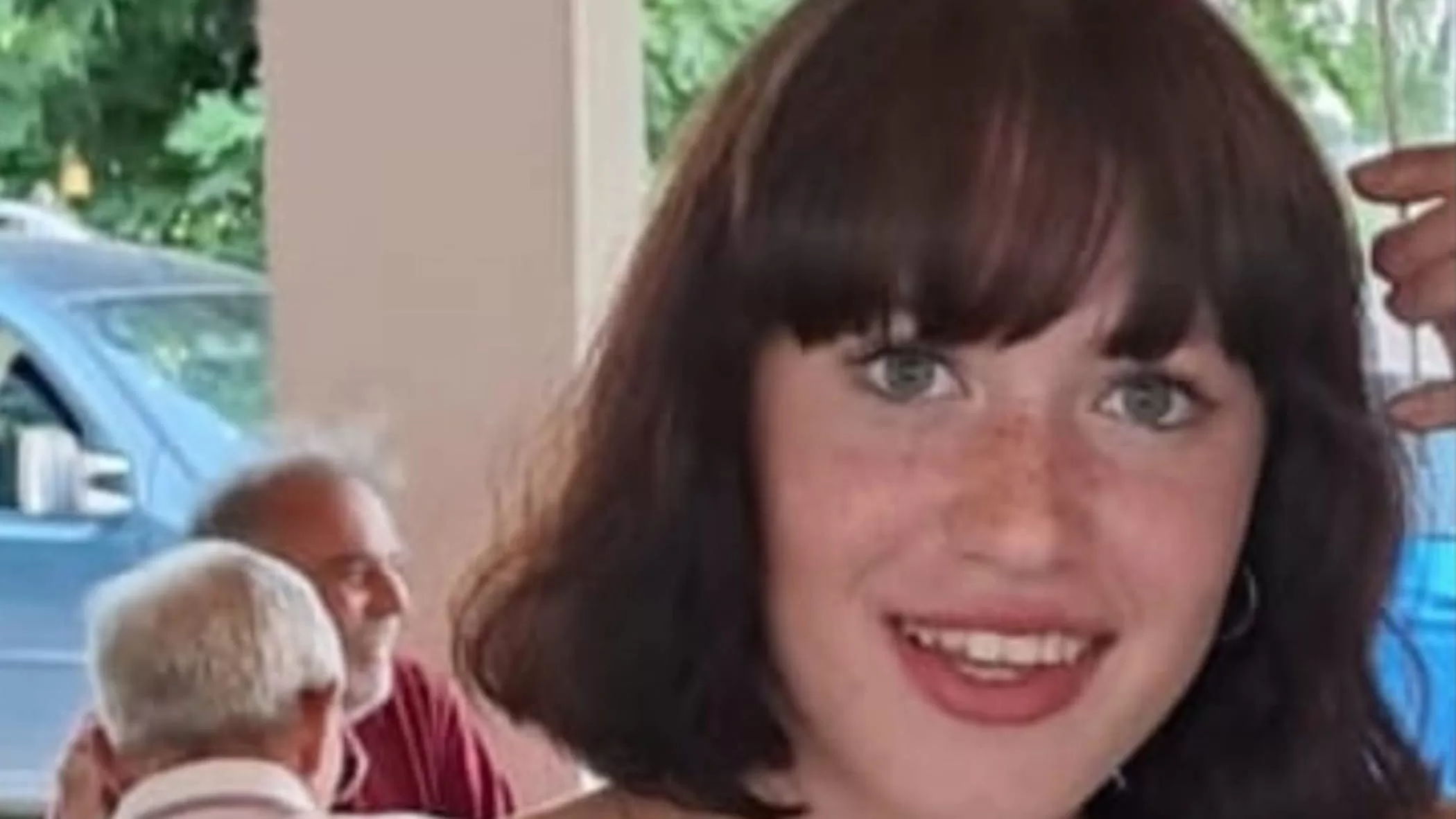 Carol Bugin, 16enne, scompare a Mestre. La sorella di Giulia Cecchettin lancia un appello virale sui social: "Non di nuovo". La famiglia e la polizia cercano disperatamente la ragazza.