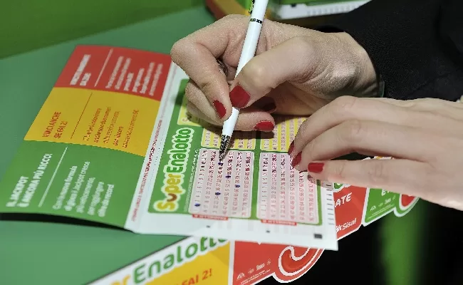 Il SuperEnalotto ha assegnato un jackpot da 85,1 milioni di euro a Rovigo. È il quarto "6" del 2023, in un anno che ha già visto vincite eccezionali, compresa la più grande nella storia del gioco.