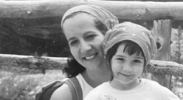 Elena Cecchettin, attraverso un post Instagram, omaggia la sorella Giulia, vittima di femminicidio, e promuove la lotta contro questa piaga sociale.