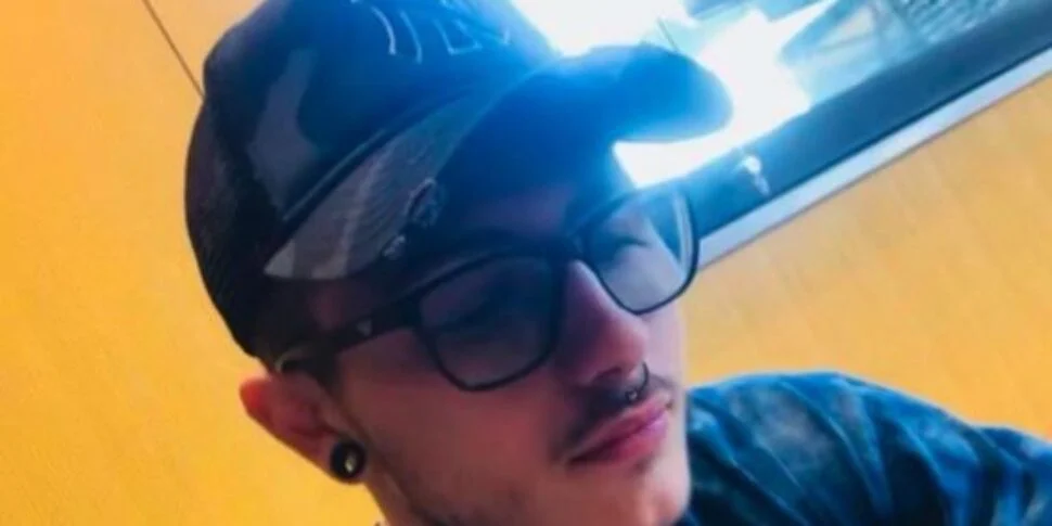 Francesco Pio Otranto, 26 anni, ha perso tragicamente la vita dopo essere stato investito all'uscita di una discoteca a Firenze. La sua prematura scomparsa ha lasciato un vuoto incommensurabile.