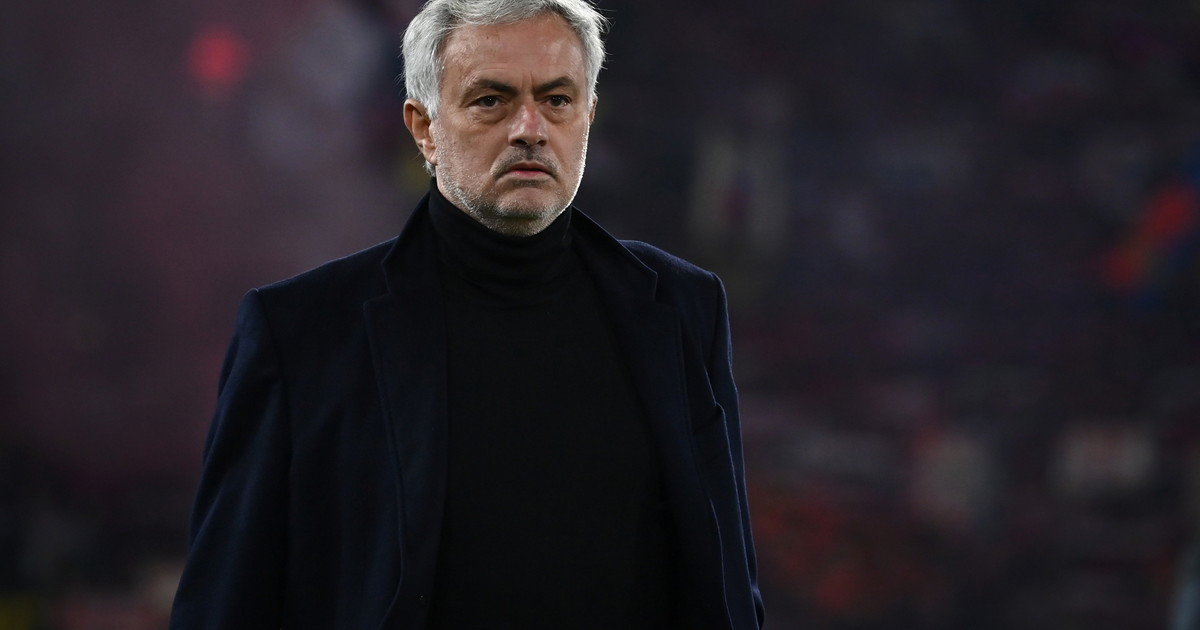 Durante un evento di beneficenza a Roma, José Mourinho lancia una frecciatina indiretta a Chiara Ferragni, sottolineando l'importanza di fare del bene in silenzio.