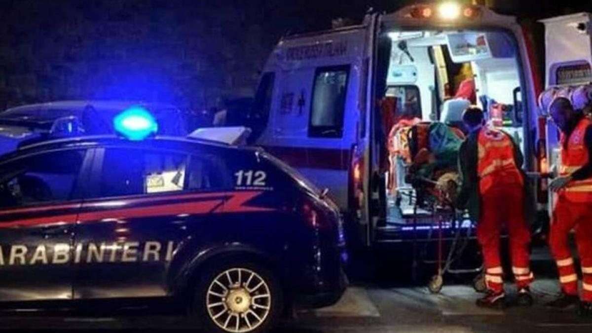 Concetta Infante, 77 anni, è stata scoperta senza vita in un baule a Caserta. Una figlia ha confessato di aver nascosto il corpo per motivi economici.