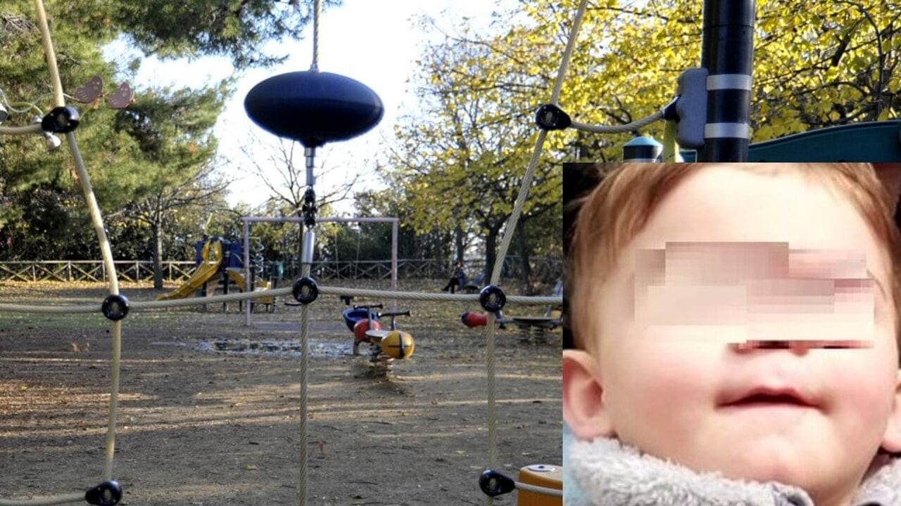 La prima udienza per la morte del piccolo Nicolò Feltrin si è conclusa con un rinvio. Diego Feltrin, padre del bambino, è accusato di omicidio colposo e spaccio di droga. La difesa cerca un patteggiamento.