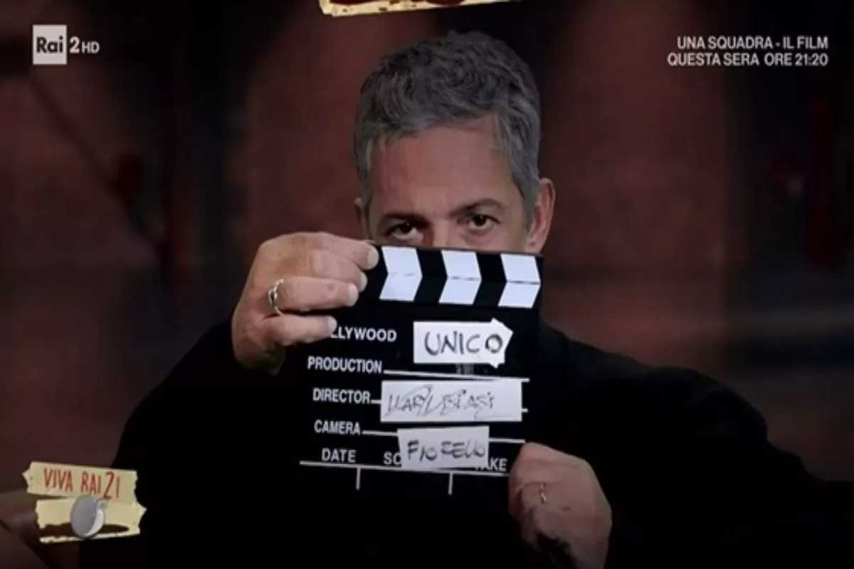 Fiorello crea una parodia del documentario "Unica", trasformando un litigio domestico in un fenomeno virale.