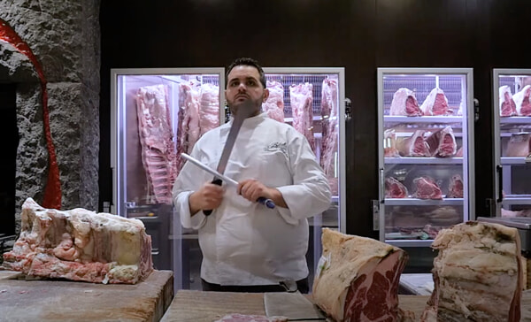 Luciano Bifulco, rinomato proprietario della Braceria Bifulco e figura chiave nel mondo dell'alta ristorazione e del food in Italia, è tragicamente scomparso a 40 anni. Lascia un'eredità di innovazione e passione nel settore della carne e della ristorazione.