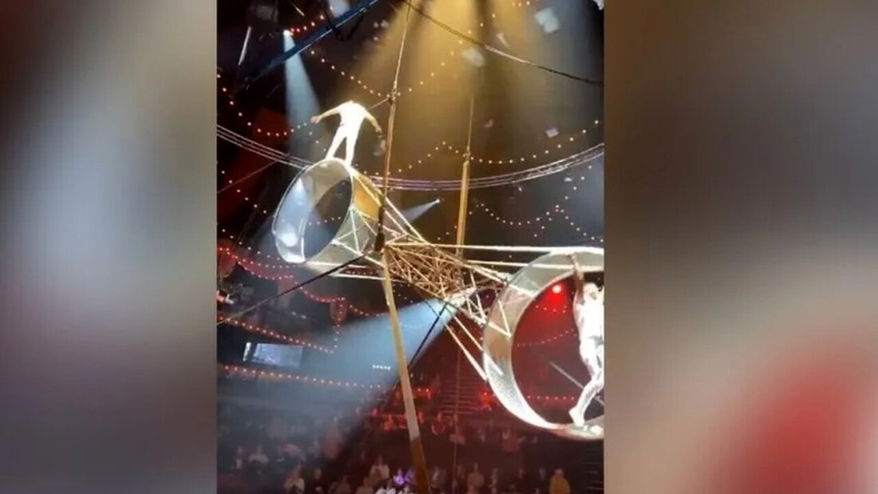 Grave incidente in un circo, acrobata cade mentre si esibisce sulla “ruota gigante della morte”, è grave