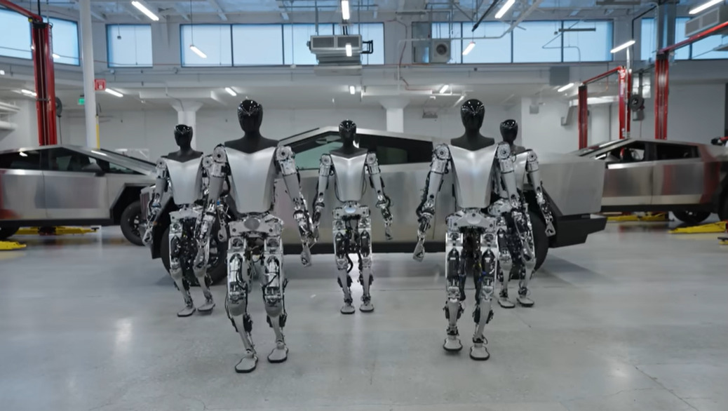 Robot di Tesla attacca un ingegnere in una fabbrica. Elon Musk “Colpa del braccio industriale”