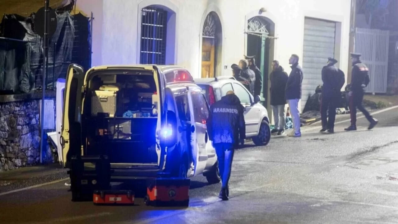 Umberto Della Nave e Dina Del Lungo, una coppia anziana, sono tragicamente deceduti in un incendio nella loro casa a Bagno a Ripoli, Firenze. Un sospetto cortocircuito è la causa probabile.