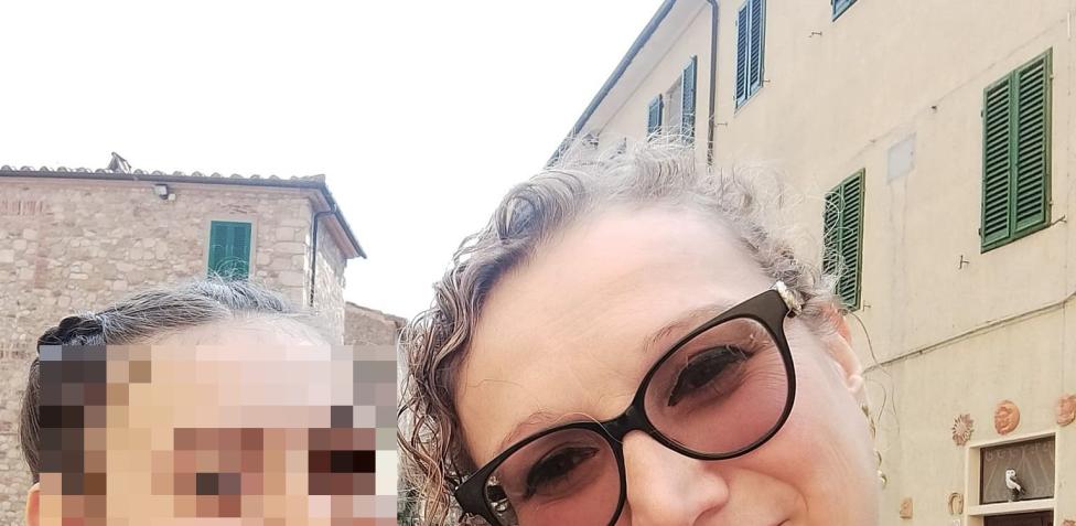Dopo oltre quattro decenni, Annalisa Prevete ritrova l'insegnante che le aveva letto storie in ospedale durante la sua lotta contro la leucemia, grazie al potere dei social network.