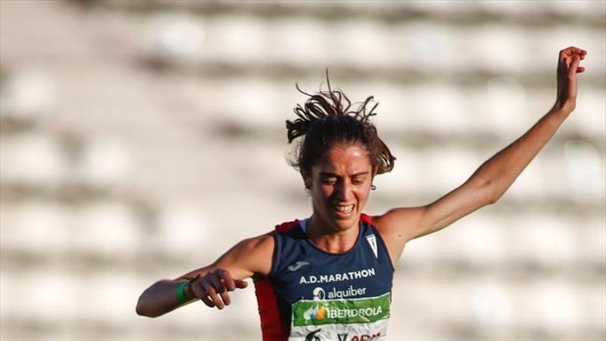 Alba Cebrián, giovane atleta spagnola di mezzofondo e specialista nei 3.000 ostacoli, è deceduta a soli 23 anni dopo un arresto cardiaco durante l'allenamento.