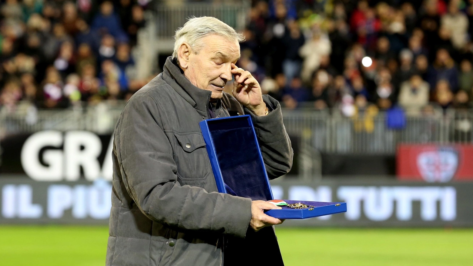L'icona del calcio italiano, Gigi Riva, noto per il suo straordinario record di gol sia in nazionale che nel Cagliari, è venuto a mancare all'età di 79 anni.