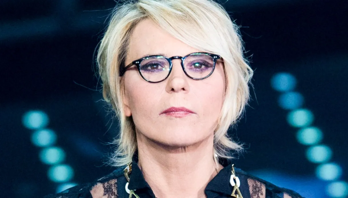 Nella sua carriera televisiva, Maria De Filippi ha affrontato sfide personali e professionali, trovando successo e soddisfazione nel suo lavoro a "Uomini e Donne", specialmente dopo il difficile periodo seguito alla perdita del marito, Maurizio Costanzo.