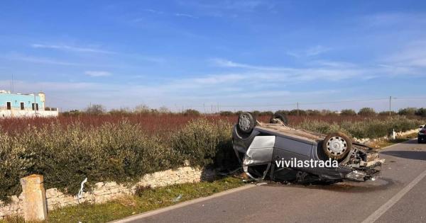 Incidente sulla Putignano-Turi: auto si ribalta, feriti due bimbi