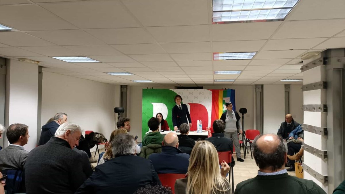 Comunali Bari 2024: Centrosinistra al tavolo, Pd propone Primarie, M5S annuncia sostegno a Michele Laforgia