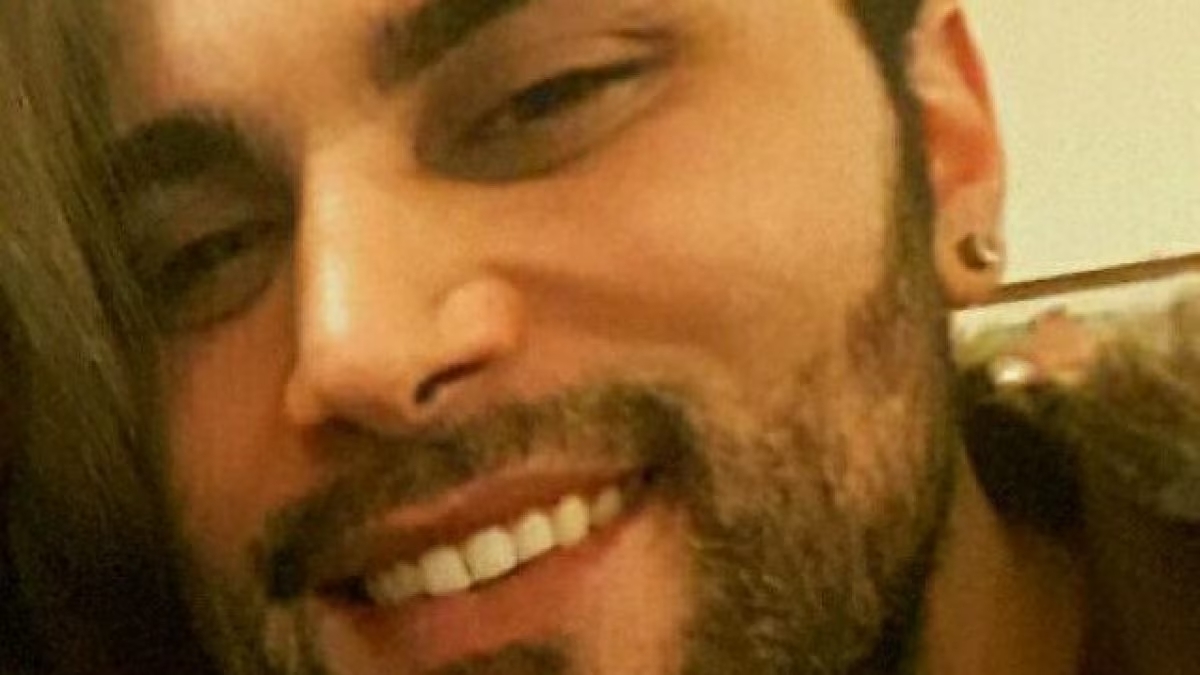 In seguito all'incidente mortale di Mirko Sanna a Roma, la sua famiglia cerca testimoni per chiarire le circostanze del tragico evento.