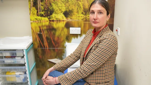 La pericolosa scelta di Irena Stoynova verso i trattamenti alternativi e la sua ritrovata fiducia nella medicina tradizionale.
