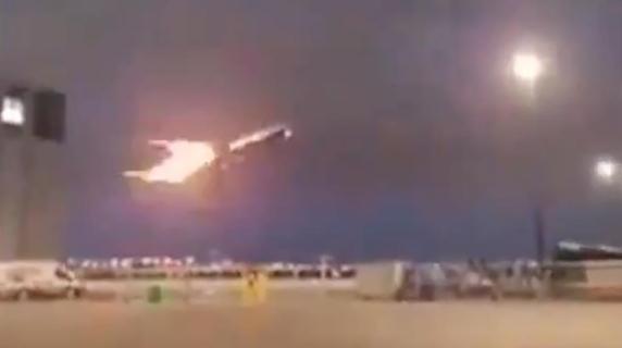Un incidente aereo senza feriti: un Boeing 777 della Air Canada costretto ad atterraggio d'emergenza a Toronto dopo un problema al motore.