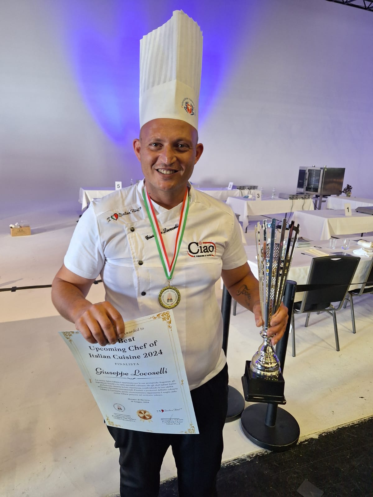 Lo chef Giuseppe Locoselli, del rinomato ristorante Bahari situato a Bari in via O. Serena, 39/41, dopo essersi guadagnato un posto tra i finalisti nel concorso "The Best Italian Chef Germany 2024" ha conseguito la vittoria.